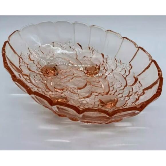 Vintage Indiana Glass Peach/Pink Oval Fruit Bowl - Picture 6 of 6